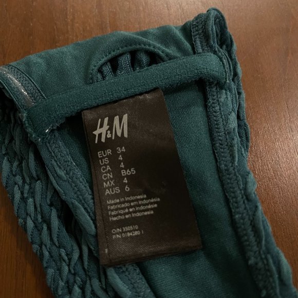 swimsuit top / bikini top - Picture 2 of 5